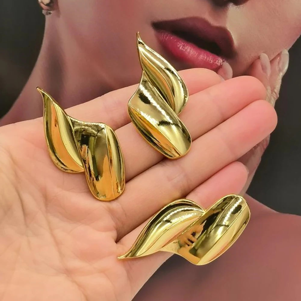 18K Gold-Plated Twisted Leaf Earrings & Ring Set view 6