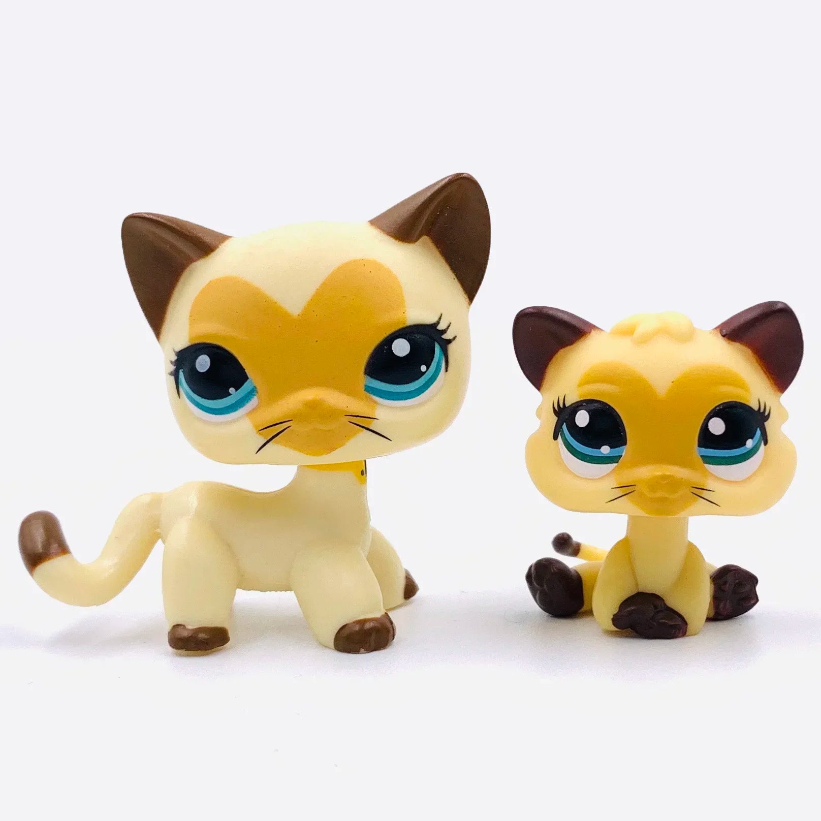 2-Pack Mini Pet Figurines — Cute Dog & Cat PVC Bobble Head Collectibles, 1.5–2 in (4.8–5.5 cm)