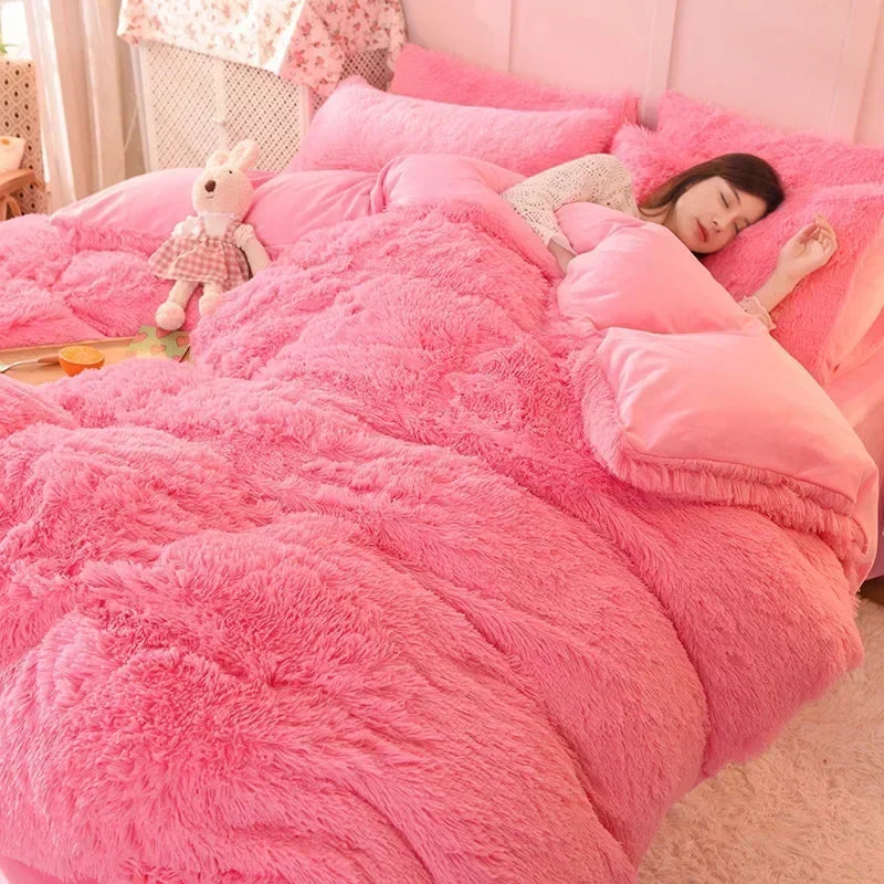 Solid Plush Fleece 5-Piece Winter Bedding Set - Queen (87 x 94 in / 220 x 240 cm) Thick Warm Duvet Cover with Heart Throw Pillow