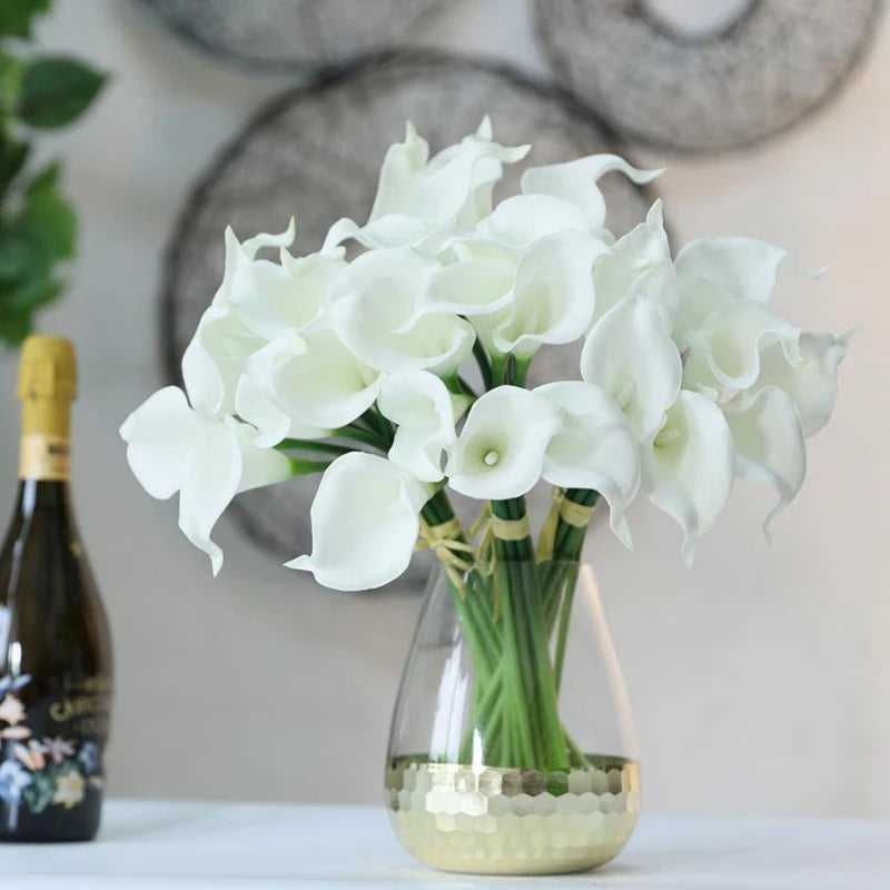 5-Pack PU Calla Lily Artificial Flowers Bouquet – 15.7 in (40 cm) Faux Calla Lilies for Wedding & Home Decor Vase Arrangement