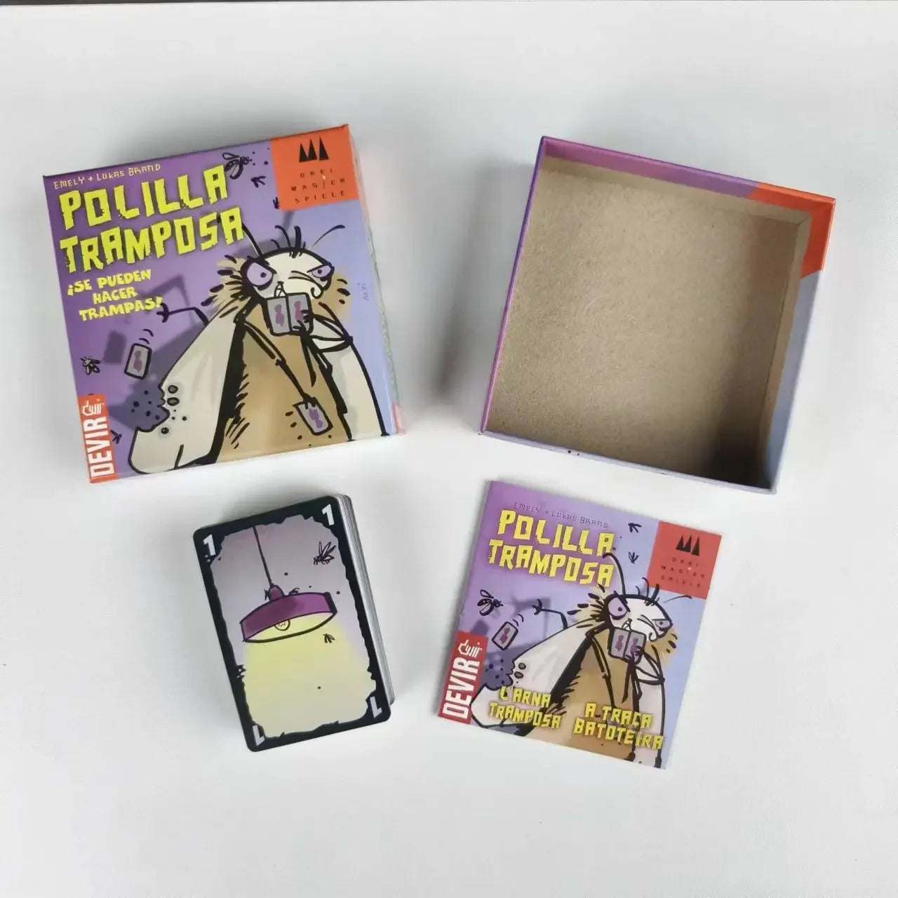 Cheating Moth Spanish Card Game - Family Party Game for Kids & Adults (Juegos de Mesa)