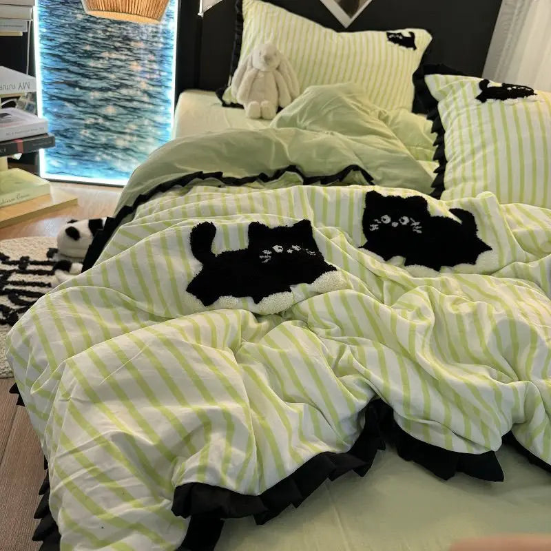 Korean Style Green Stripe Black Cat Embroidered Washed-Effect Polyester Duvet Cover Set 4-Piece Cute Cartoon Bed Linen