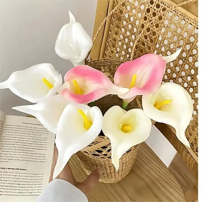 5-Pack PU Calla Lily Artificial Flowers Bouquet – 15.7 in (40 cm) Faux Calla Lilies for Wedding & Home Decor Vase Arrangement