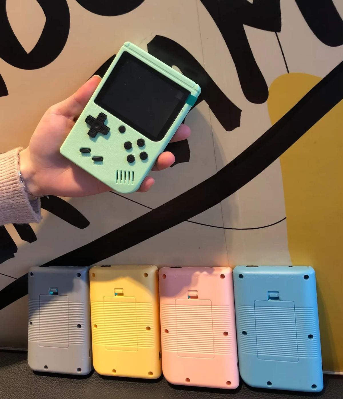 Retro Handheld Gaming Console — 400 Built-in Classic Games, 2.4-inch (6.1 cm) LCD, Rechargeable Portable Player