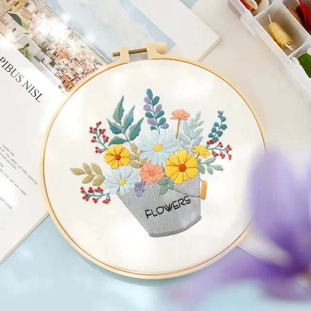 Floral Embroidery Starter Kit for Beginners 20 x 20 cm (7.87 x 7.87 in) DIY Sewing Craft Set with Hoop, Needles & Threads