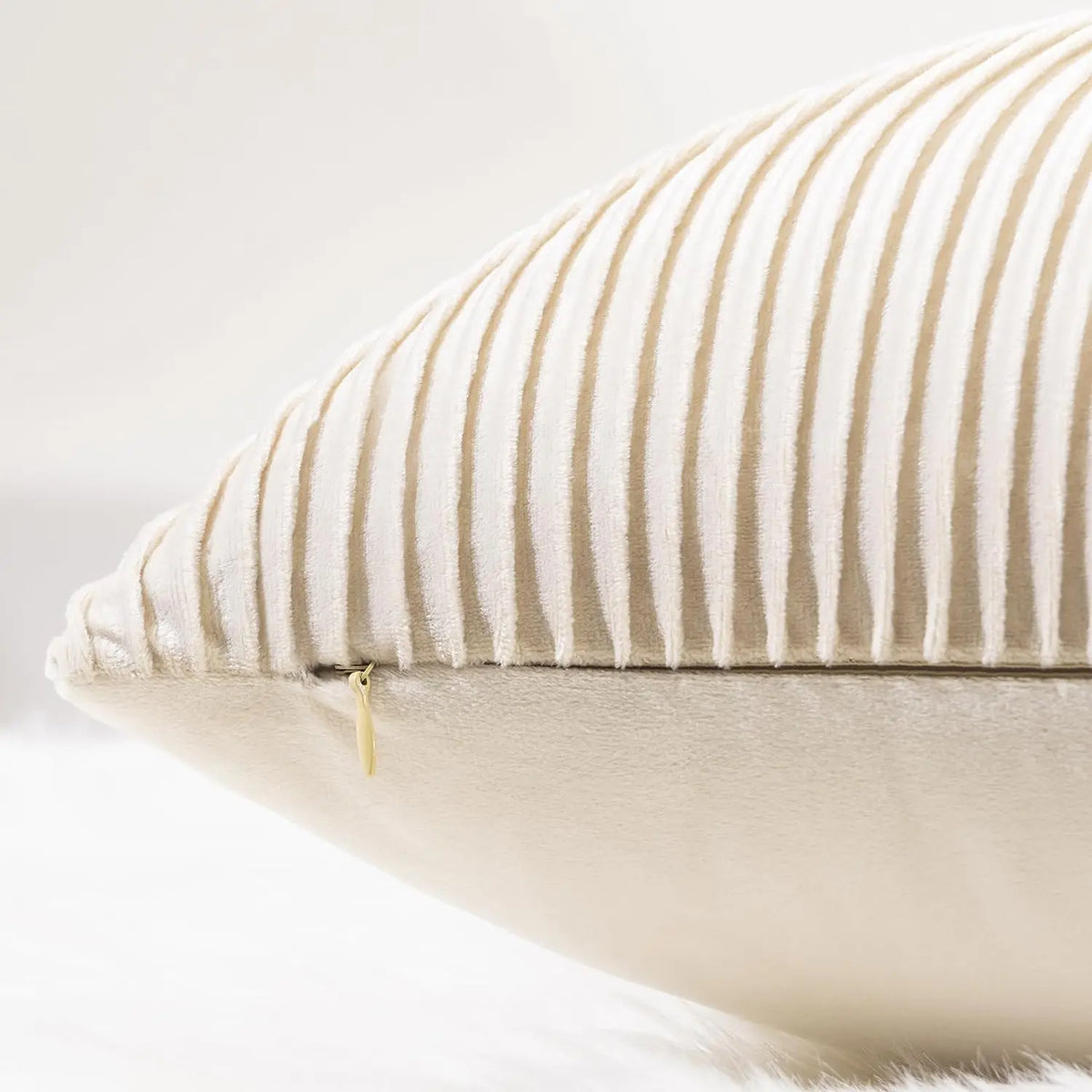 Velvet Striped Pillow Cover 1-Pack - Luxury Decorative Throw Cushion Case for Sofa & Bed