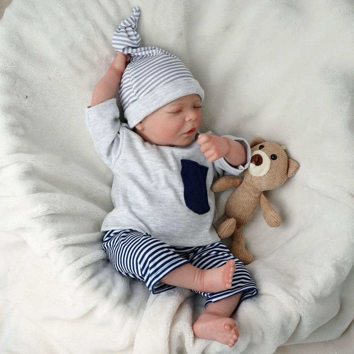 Reborn Baby Doll 48cm (19in) Realistic Silicone Boy Bathable Painted Newborn Doll