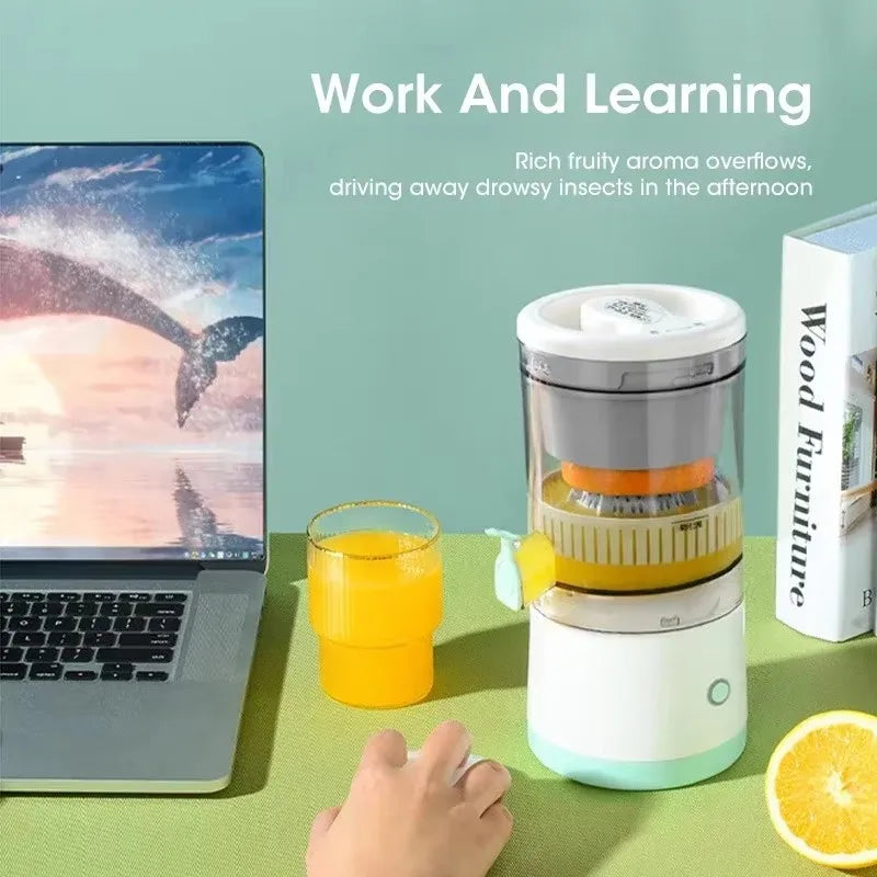 Portable USB Rechargeable Fruit Juicer - Personal Citrus Extractor, 500ml (17 fl oz) with Automatic Pulp Separation