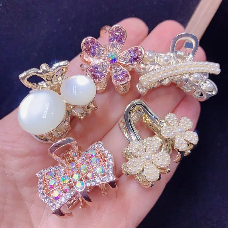 10/30-Piece Lot Mini Pearl and Zircon Crystal Flower Hair Claws 0.8–1 in (2–2.5 cm) Side Bang Clips Mixed Styles