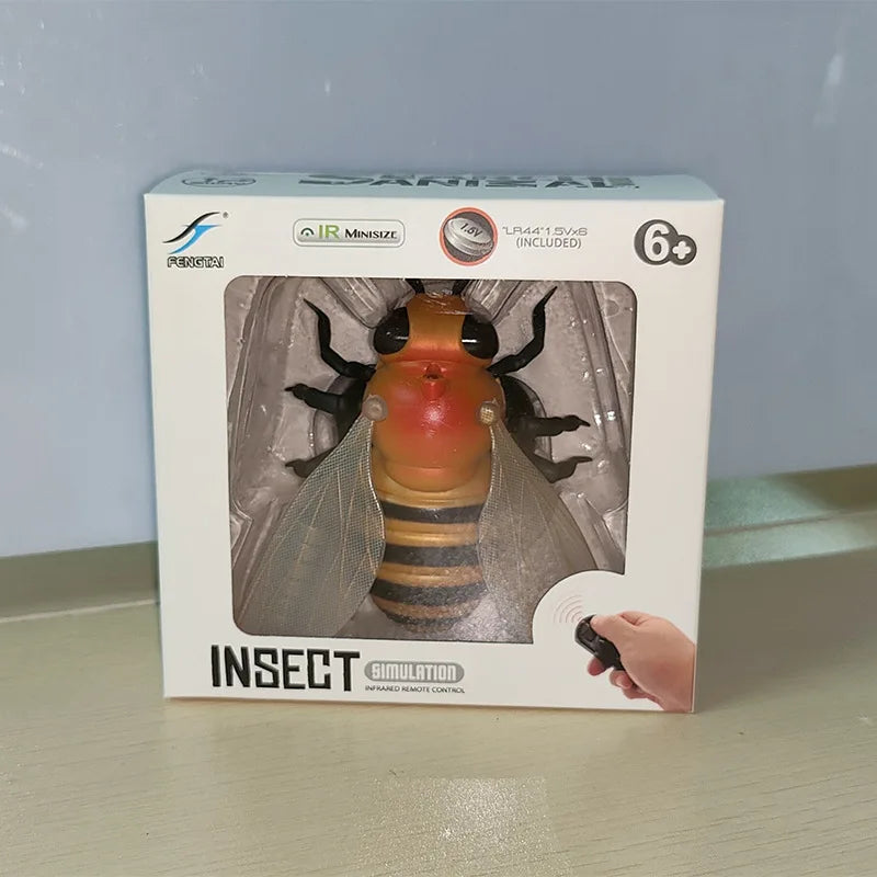 Realistic Remote Control Cockroach Prank Toy - RC Insect for Halloween, Parties & Gag Gifts