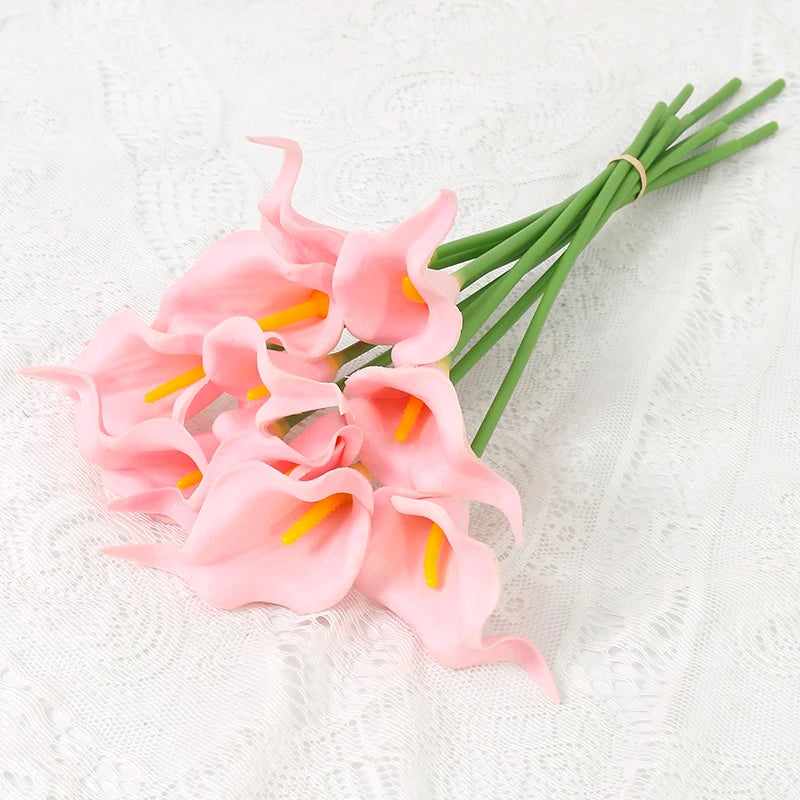 5-Pack PU Calla Lily Artificial Flowers Bouquet – 15.7 in (40 cm) Faux Calla Lilies for Wedding & Home Decor Vase Arrangement