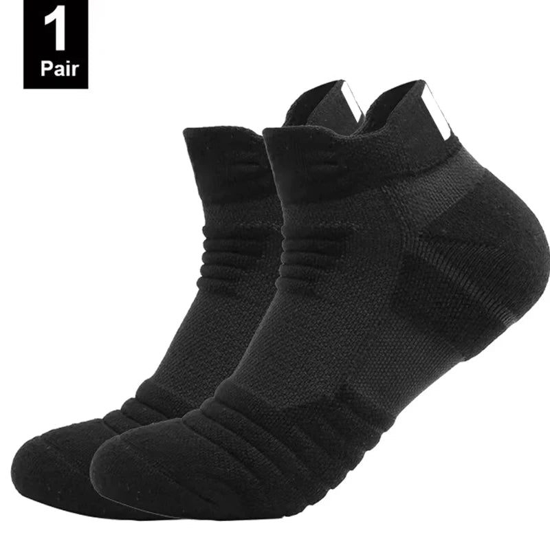 Anti-Slip Football & Basketball Socks for Men – Breathable Deodorizing Sport Socks, Ankle/Low Tube, 1 or 3 Pairs, EU 39-45