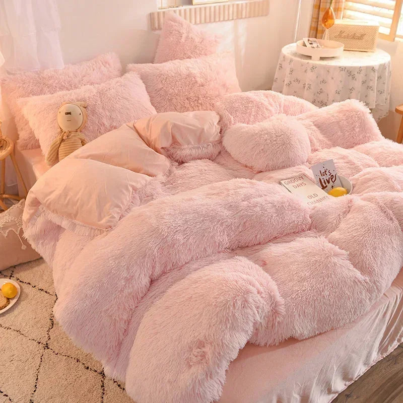 Solid Plush Fleece 5-Piece Winter Bedding Set - Queen (87 x 94 in / 220 x 240 cm) Thick Warm Duvet Cover with Heart Throw Pillow
