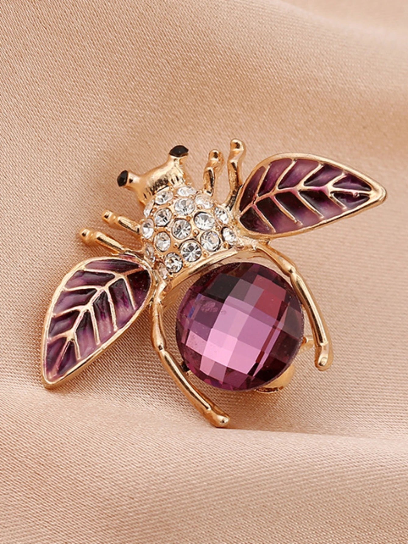 Women’s Bee Brooch Pin with Imitation Pearls & Rhinestones – Fashion Zinc Alloy Brooch for Parties, Weddings & Gifts (1-Pack)
