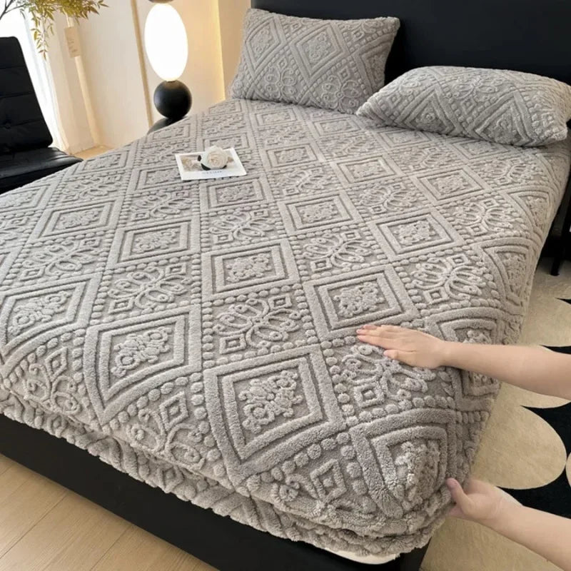 Coral Plush Fitted Mattress Cover – Thick Warm Anti-Slip Elastic Fitted Sheet, Breathable Soft Bed Protector
