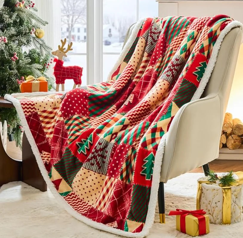 Christmas Sherpa Throw Blanket, Soft Fleece Holiday Throw for Sofa and Bed — Cozy Gift for Women