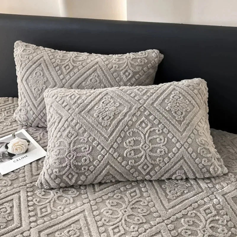 Coral Plush Fitted Mattress Cover – Thick Warm Anti-Slip Elastic Fitted Sheet, Breathable Soft Bed Protector