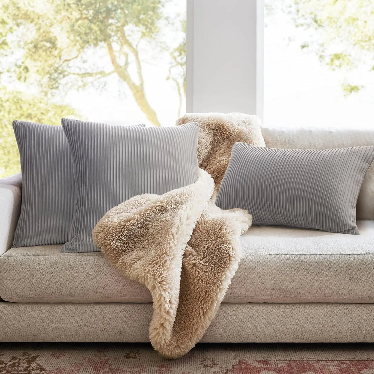 Velvet Striped Pillow Cover 1-Pack - Luxury Decorative Throw Cushion Case for Sofa & Bed