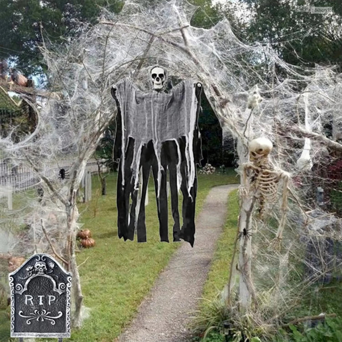 Stretchable Spider Web Halloween Decor - Covers up to 200 sq ft (18.6 m²) with 9 Fake Spiders, Reusable Cobwebs for Haunted House and Party