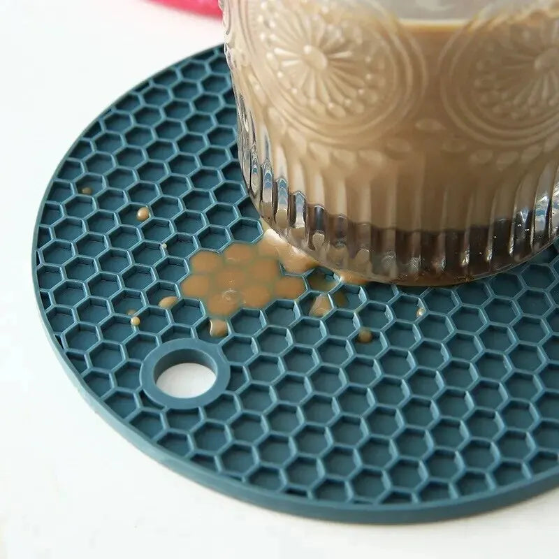 Round Silicone Heat-Resistant Coaster and Non-Slip Pot Holder Trivet Thick Insulating Table Mat