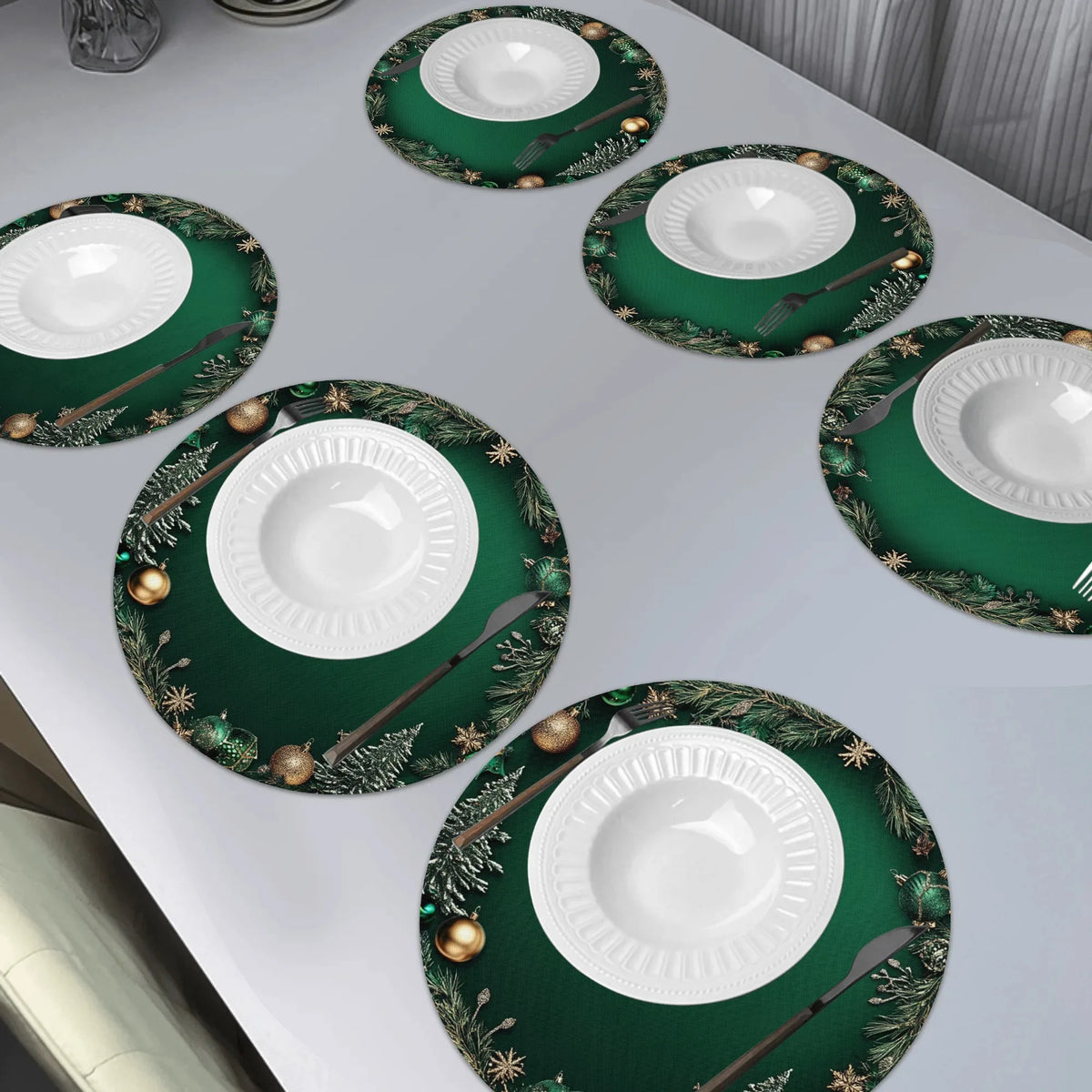 Christmas Round Placemat Coasters 4/6/10-Pack for Dining Room, Kitchen & Parties