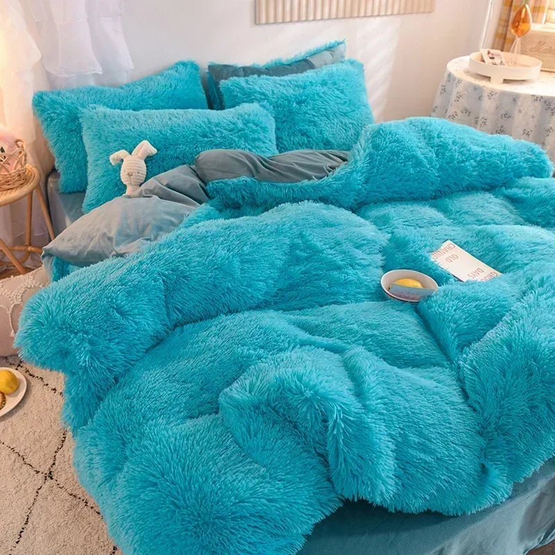 Solid Plush Fleece 5-Piece Winter Bedding Set - Queen (87 x 94 in / 220 x 240 cm) Thick Warm Duvet Cover with Heart Throw Pillow