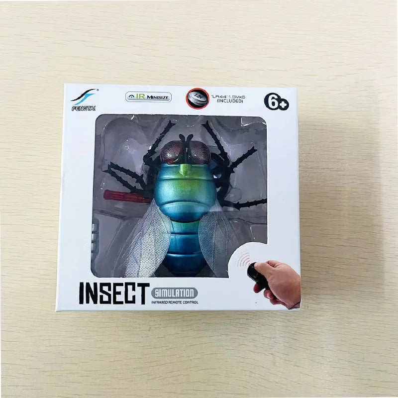Realistic RC Cockroach Prank Toy — Remote Control Robotic Insect for Halloween & Gag Gifts (11 x 16 x 4 cm)