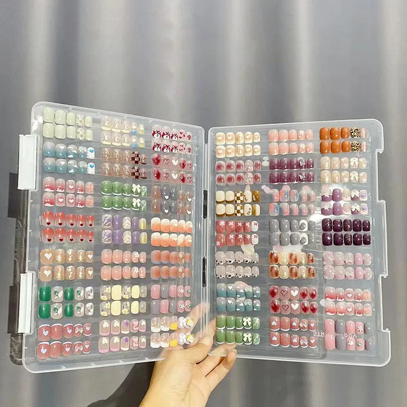 Nail Tip Display Book – Clear Nail Art Display & False Nail Storage Case (S 6.7×5.3 in / L 9.1×6.1 in)