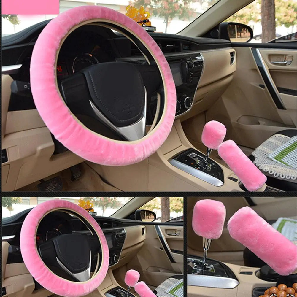 FanzyMarket plush faux fur steering wheel cover, soft warm anti-slip car interior accessory for 37-38 cm (14.6-15 in) steering wheels.