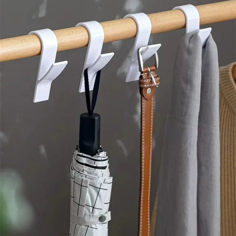 FanzyMarket bathroom heated radiator towel hooks with rail hangers and clips for towels, scarves, and clothes, ideal for bathroom organization.