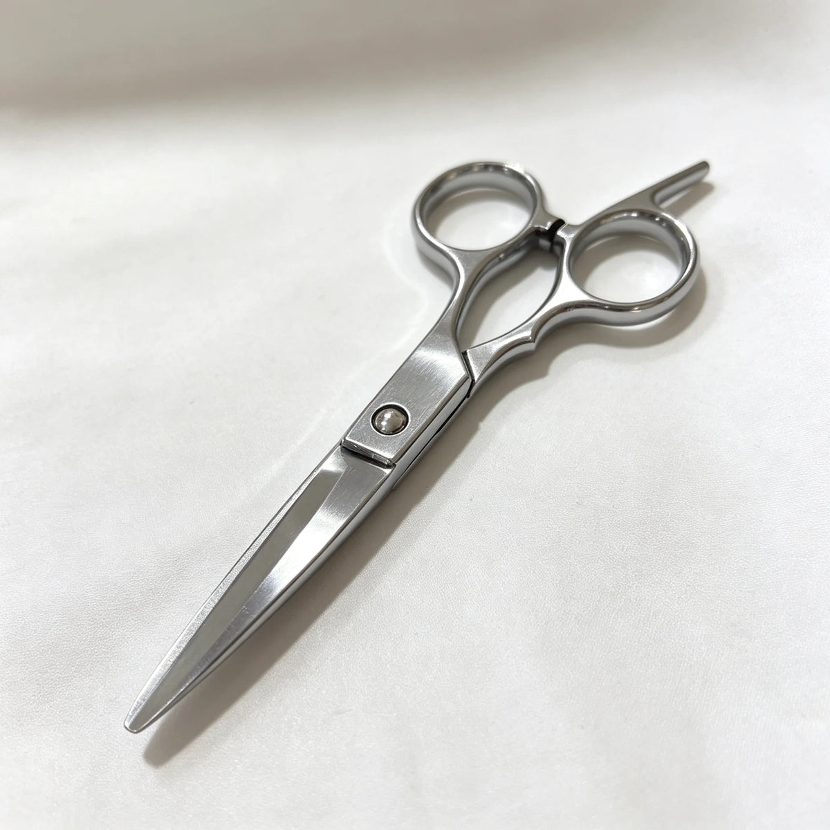 6.5-Inch (16.5 cm) Professional Hairdressing Scissors - Salon Flat Shears for Cutting, Trimming & Thinning