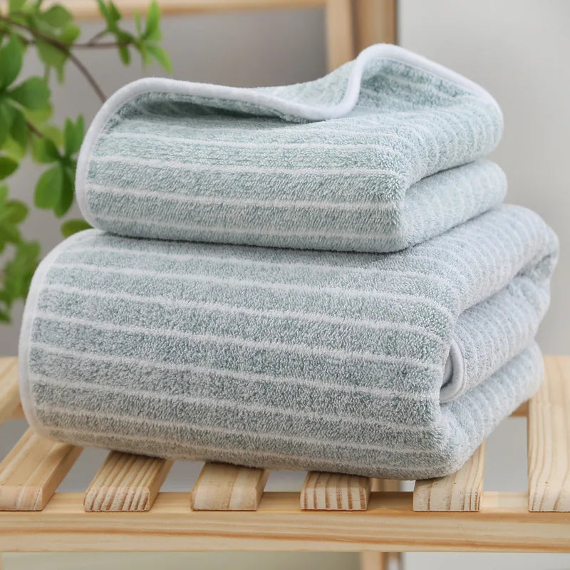 Quick-Drying Coral Fleece Bath Towel Set – Thick Absorbent Pool & Sports Towels 35x75cm (13.8x29.5in) & 70x140cm (27.6x55.1in)