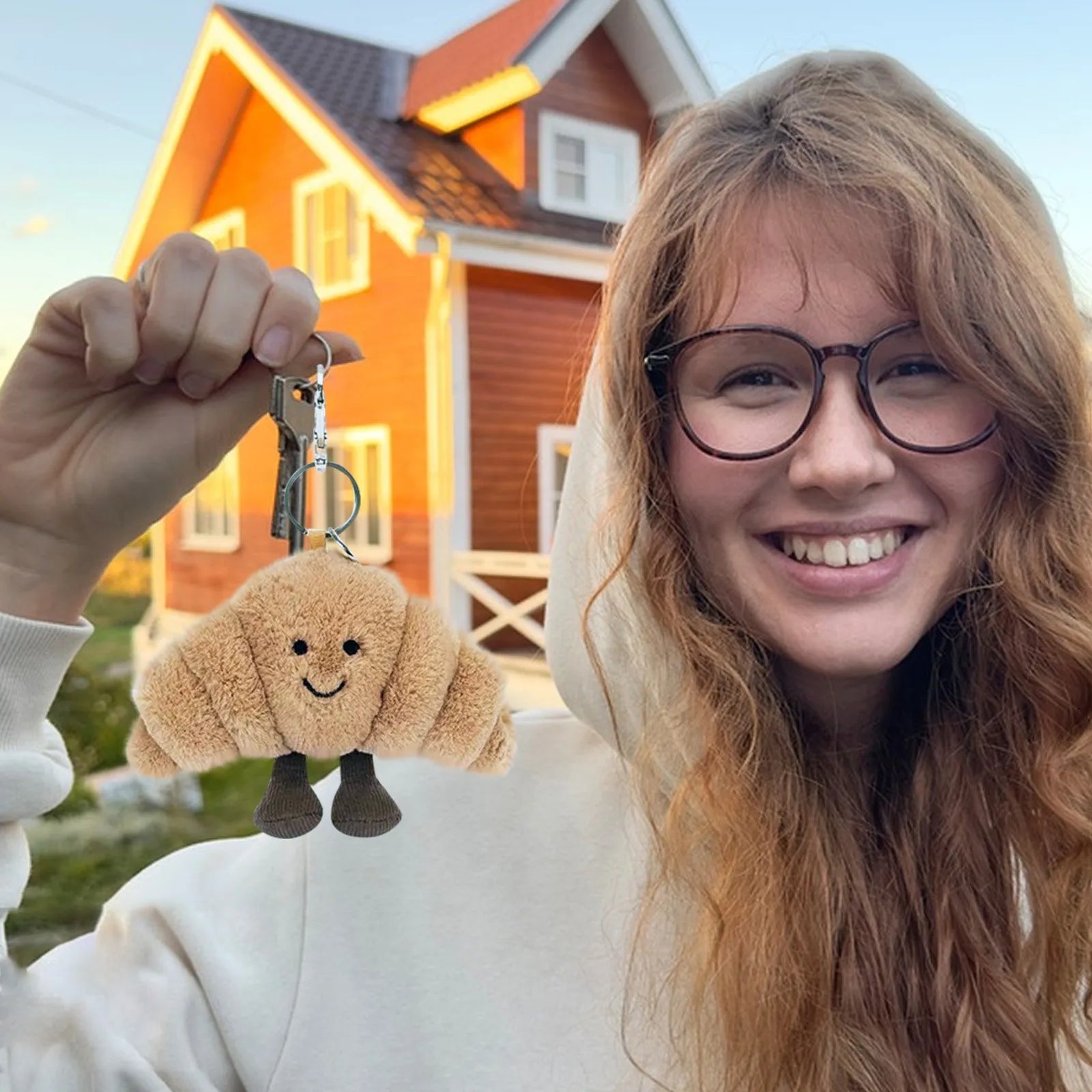 Plush Croissant Bag Charm Keychain (12 x 6 x 11 cm | 4.7 x 2.4 x 4.3 in) - Cute Food Keyring for Bags & Phones