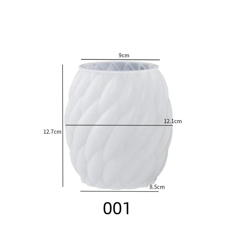 1-Pack Geometric Wave Twisted Silicone Candle Mold — Abstract Striped Column Candle Making Mold