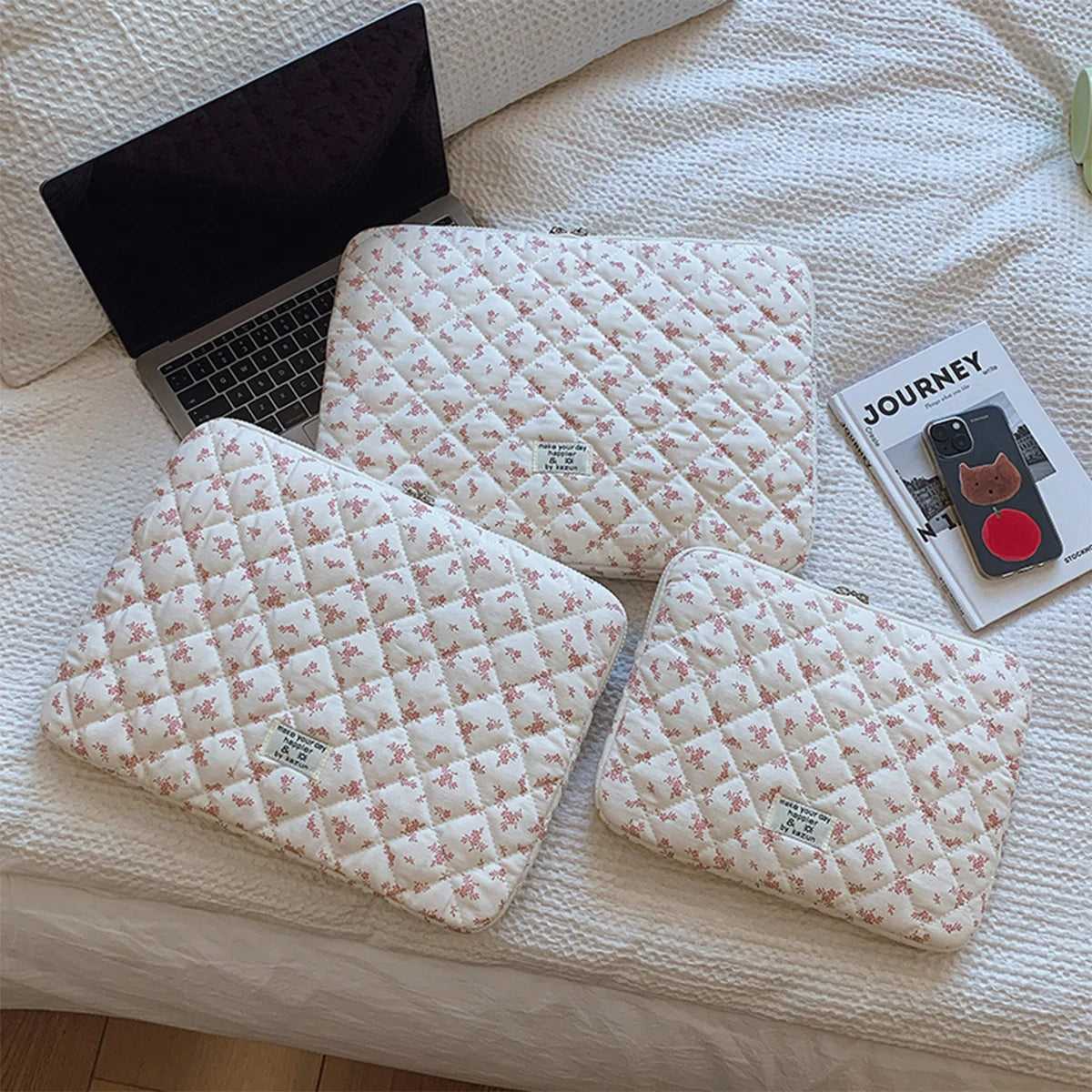 Chic Quilted Flower Print Laptop Sleeve – 11/13/15-Inch (28/33/38 cm) Padded Protective Case for Women & Unisex