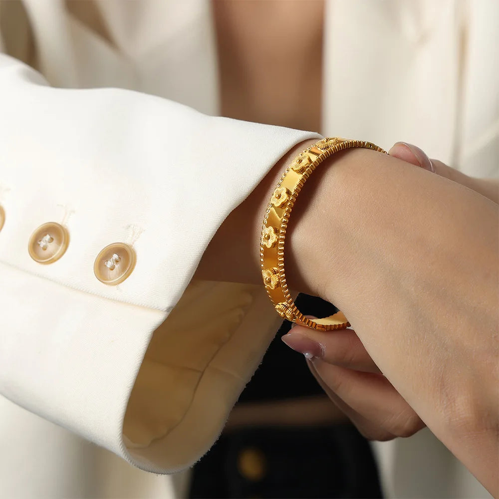 8-Piece Stainless Steel Rhinestone Bracelet Set – Elegant Gold & White Stackable Bangles for Women