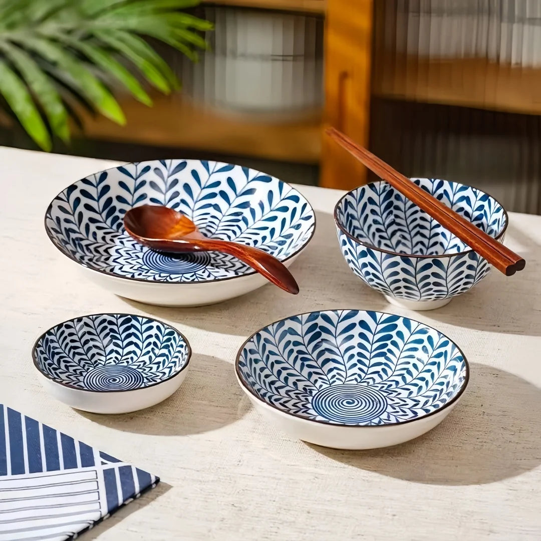 Japanese-Style Blue & White Hand-Painted 4.5-Inch (11.5 cm) Ceramic Rice Bowl Retro Tableware