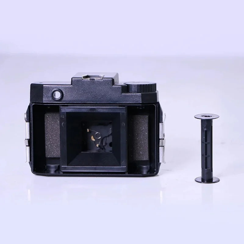 120 Medium Format Retro Lomo Film Camera - Manual Point & Shoot with Flash (Black)