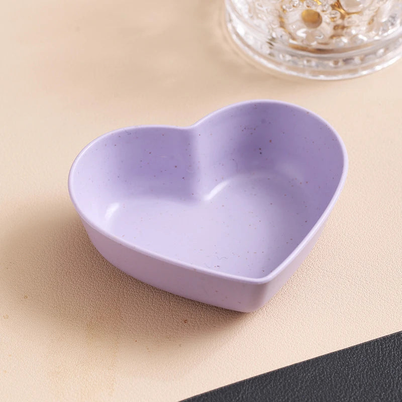 Heart-Shaped Wheat Straw Seasoning Dish - Eco-Friendly Dipping Bowl for Snacks & Condiments