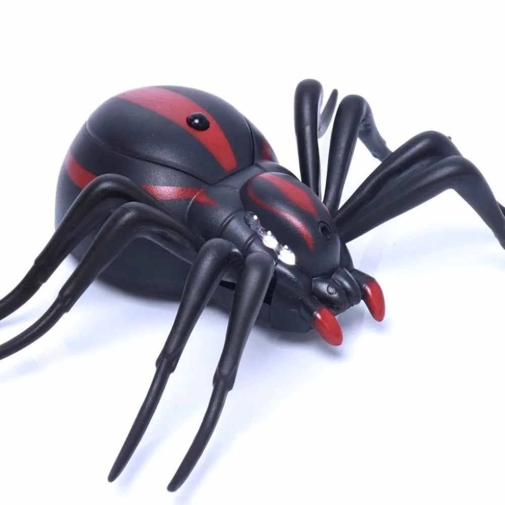 Realistic RC Cockroach Prank Toy — Remote Control Robotic Insect for Halloween & Gag Gifts (11 x 16 x 4 cm)