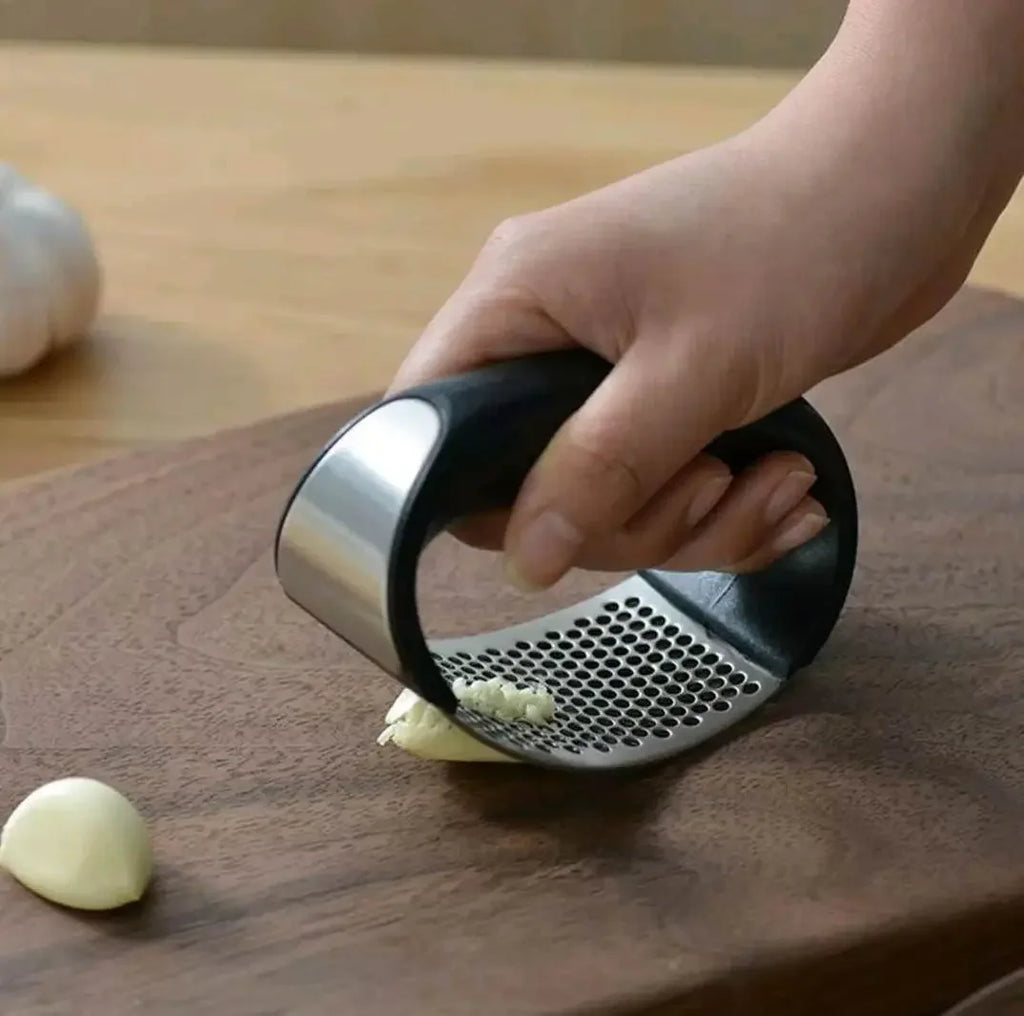 Stainless Steel Garlic Press Manual Crusher - Heavy-Duty Garlic Mincer Kitchen Gadget
