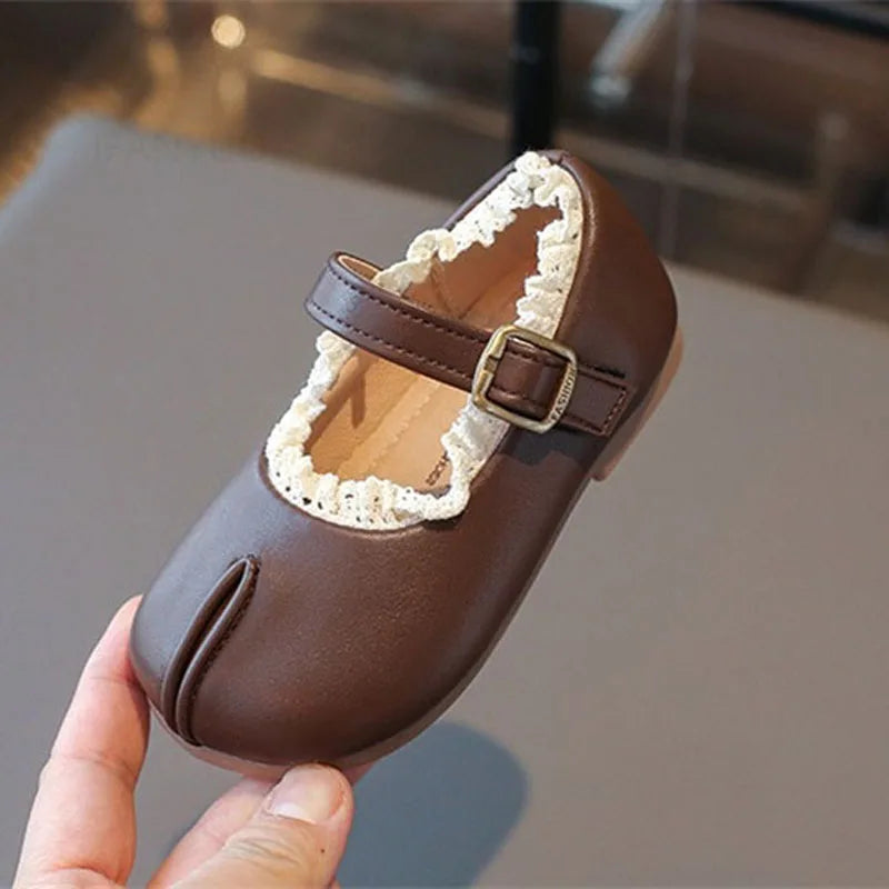 Girls Princess PU Leather Flats - Pleated Non-Slip Kids Shoes, 14–19 cm (5.5–7.5 in)