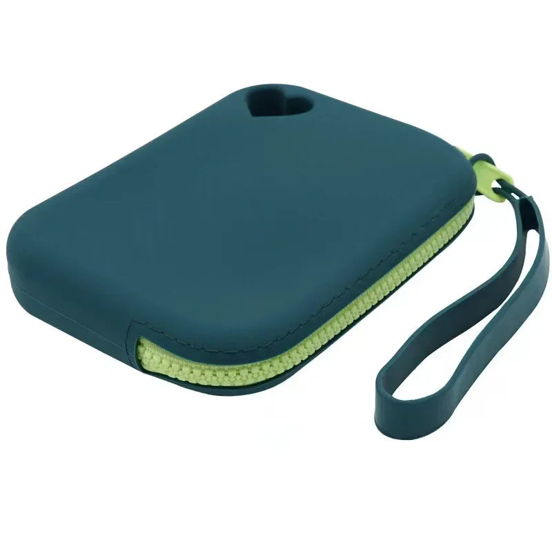 Portable Food-Grade Silicone Dog Treat Pouch — 1.5 Cup (360 ml) Leakproof Hands-Free Training Bag with Belt Clip & Carabiner