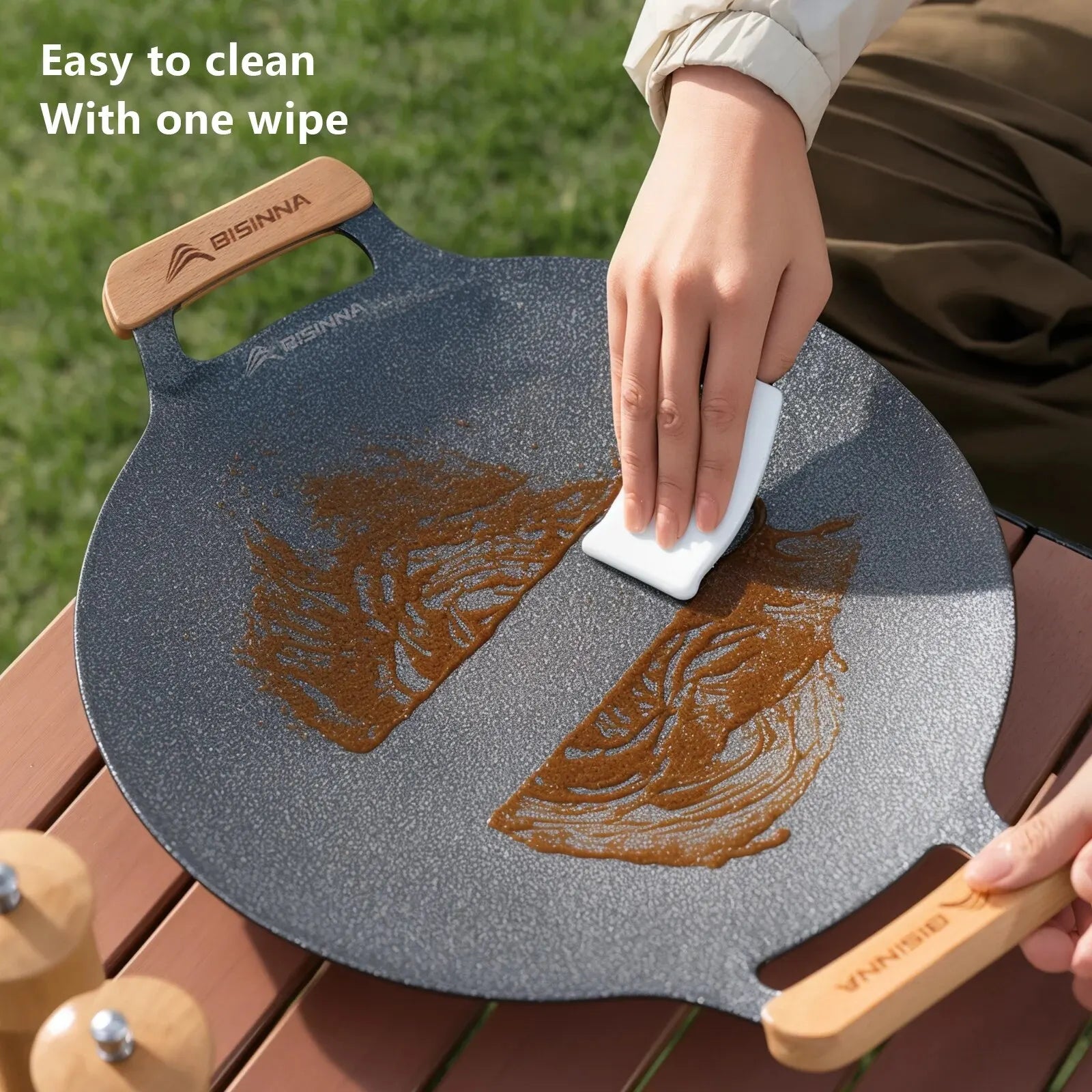 30cm (11.8in) Non-Stick BBQ Grill Pan – Stovetop & Camping Korean-Style Grill Plate with Wooden Handle