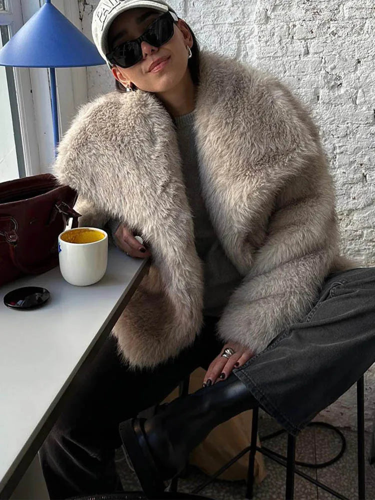 Cropped Faux Fur Jacket for Women – Long Sleeve Snap-Button Lapel Collar Thick Winter Coat
