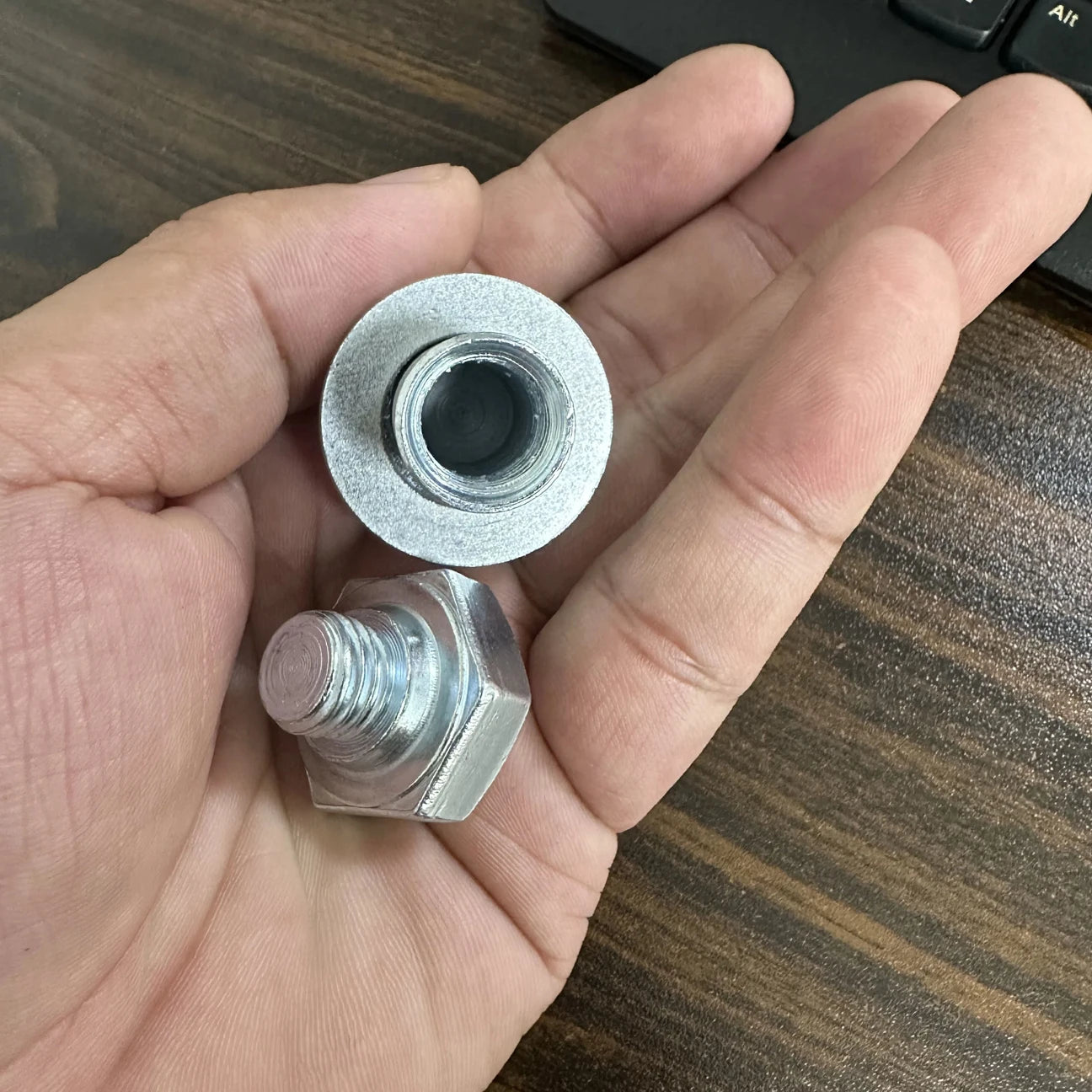 Hidden Screw Bolt Stash Safe — Metal Diversion Container for Cash, Pills & Small Valuables
