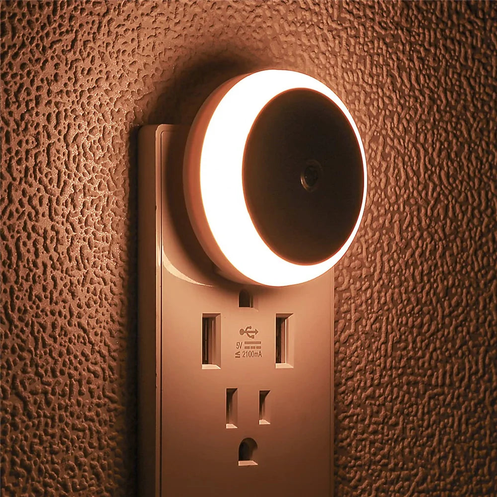 LED Plug-In Night Light with Dusk-to-Dawn Sensor Auto-Dim Wall Lamp for Bathroom Hallway Kitchen Bedroom