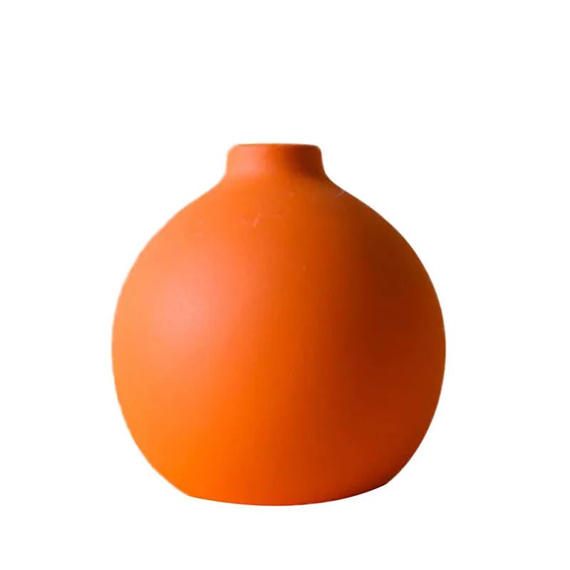 Nordic Ceramic Tabletop Vase — Modern Minimalist Flower Vase for Dried & Fresh Flowers, Shelf & Dining Room Decor