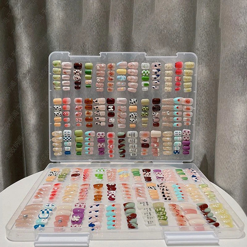 Nail Tip Display Book – Clear Nail Art Display & False Nail Storage Case (S 6.7×5.3 in / L 9.1×6.1 in)