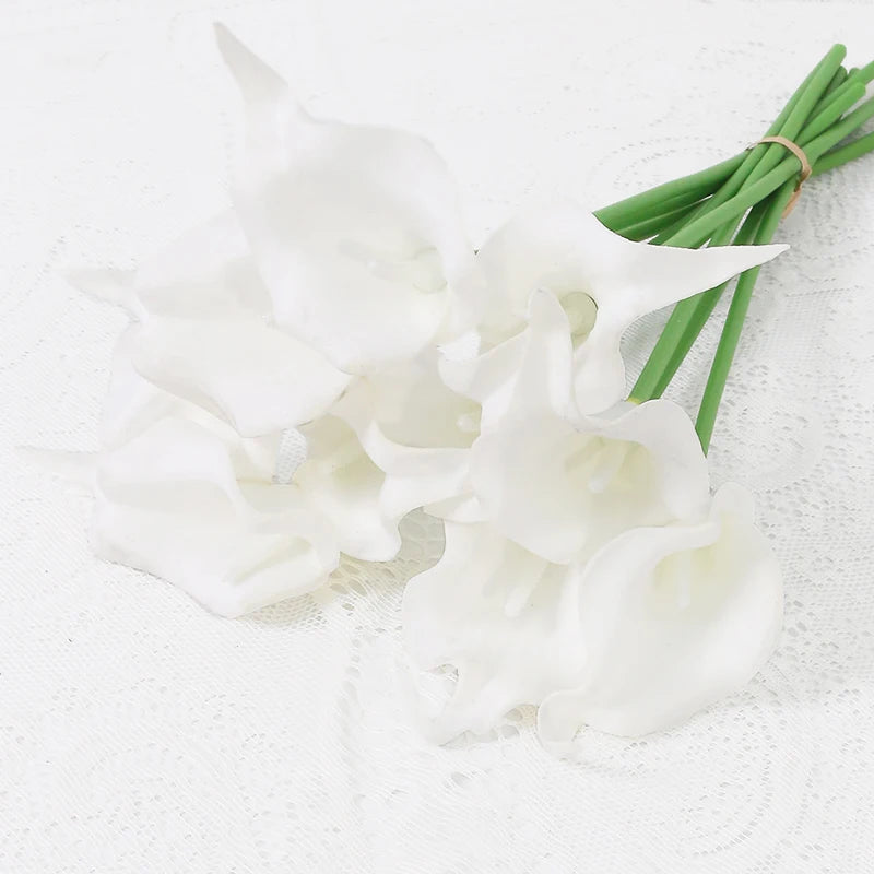 5-Pack PU Calla Lily Artificial Flowers Bouquet – 15.7 in (40 cm) Faux Calla Lilies for Wedding & Home Decor Vase Arrangement
